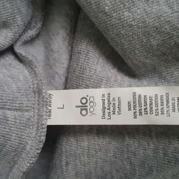 GUC alo funnel neck sweatshirt, size L - Picture 6 of 9